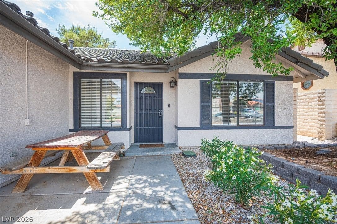 3139 Regal Oak Drive photo 4