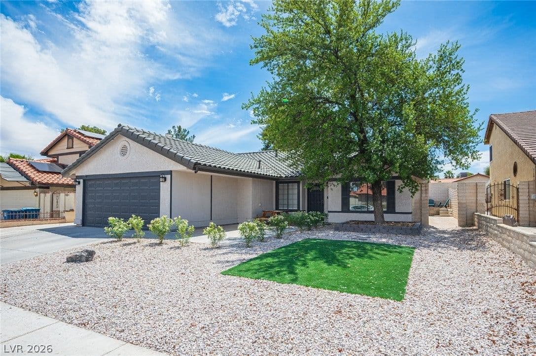 3139 Regal Oak Drive photo 3