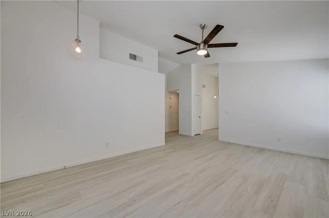 7313 Silver Ridge Drive photo 4