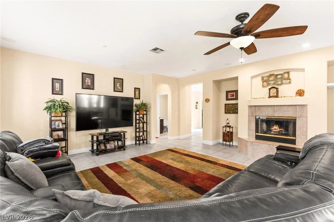 496 Grassrange Lane photo 4