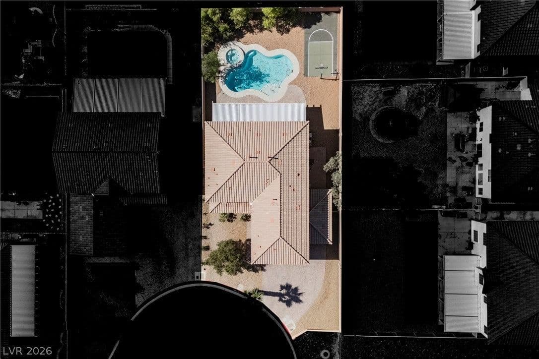 305 Petrus Court photo 4