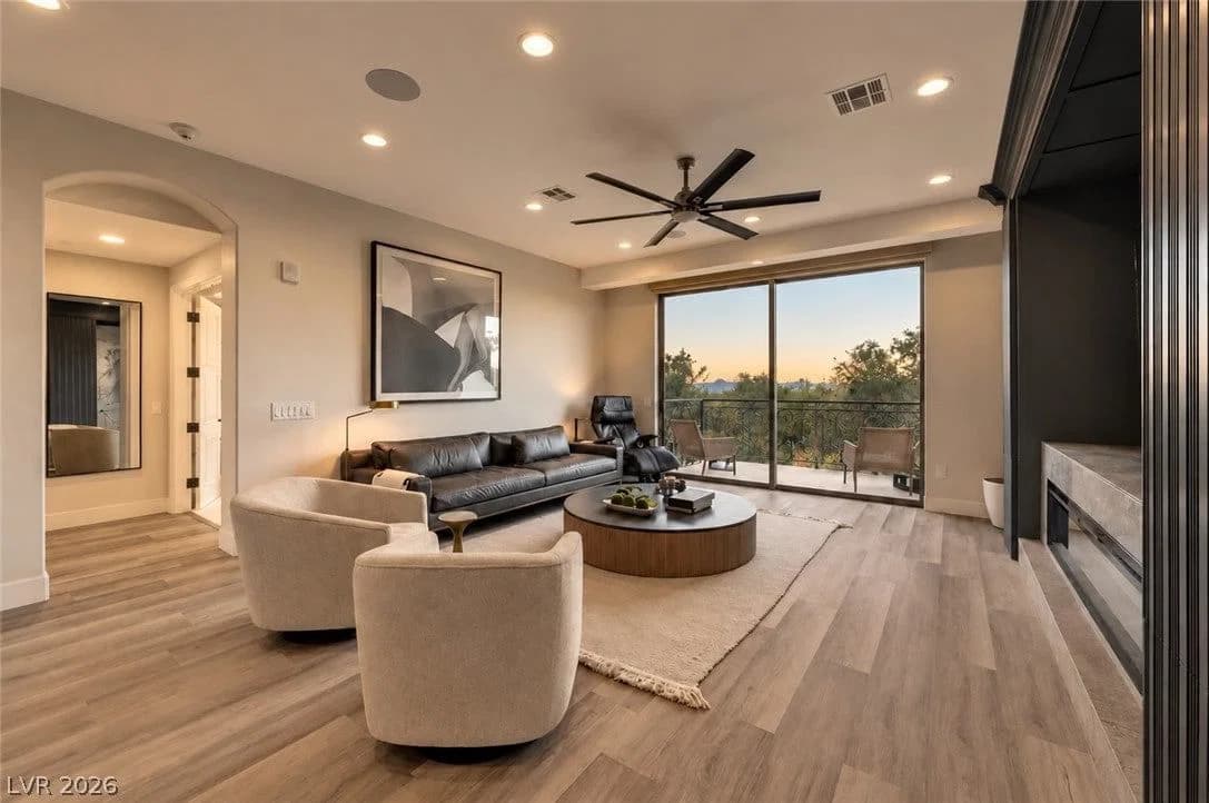 9101 Alta Drive photo 2