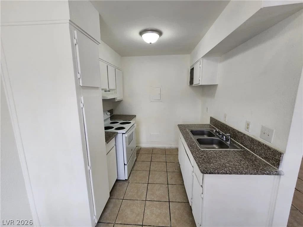 2513 Cedar Avenue photo 2