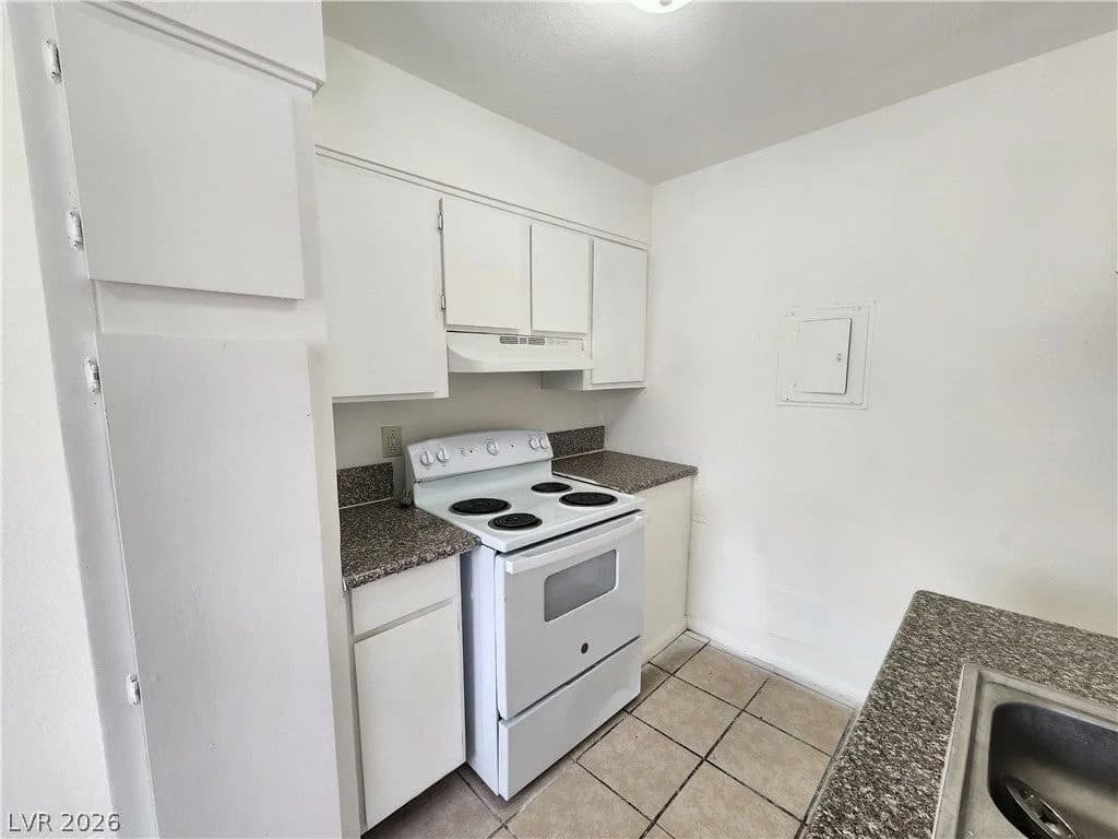 2513 Cedar Avenue photo 3