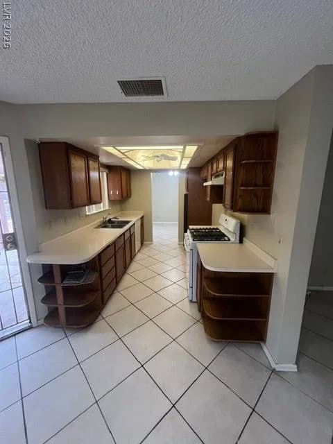 9112 Quiet Cove Way photo 4