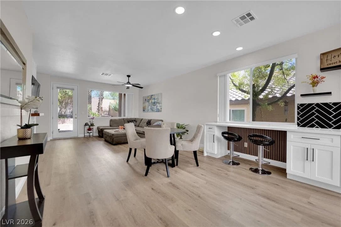 10668 Windrose Point Avenue photo 4