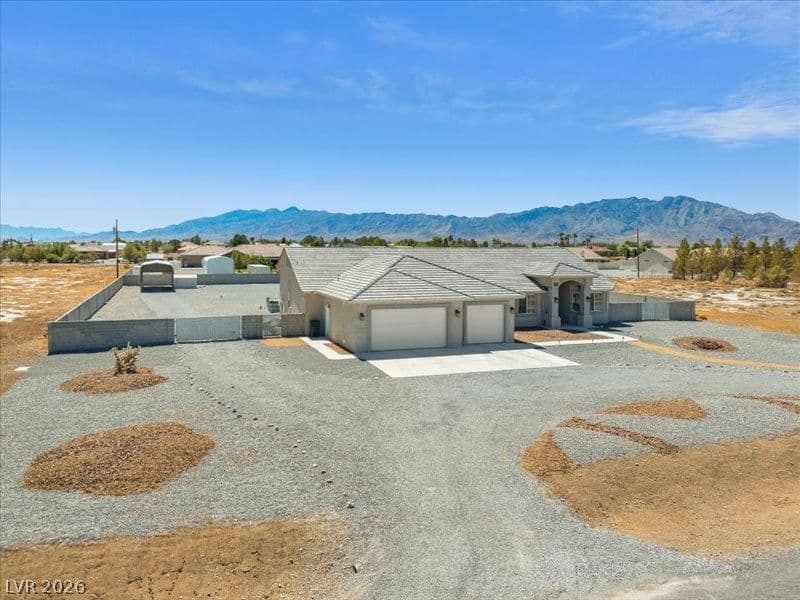 1731 Huckleberry Street photo 4