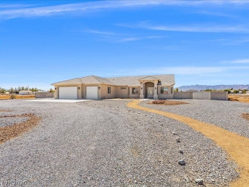 1731 Huckleberry Street photo 3