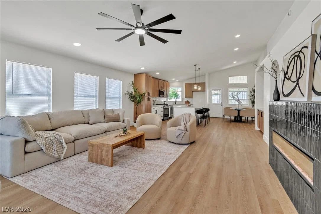 8220 Mt Brodie Circle photo 5