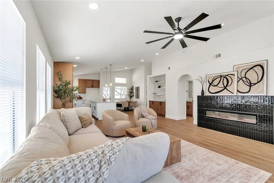 8220 Mt Brodie Circle photo 2