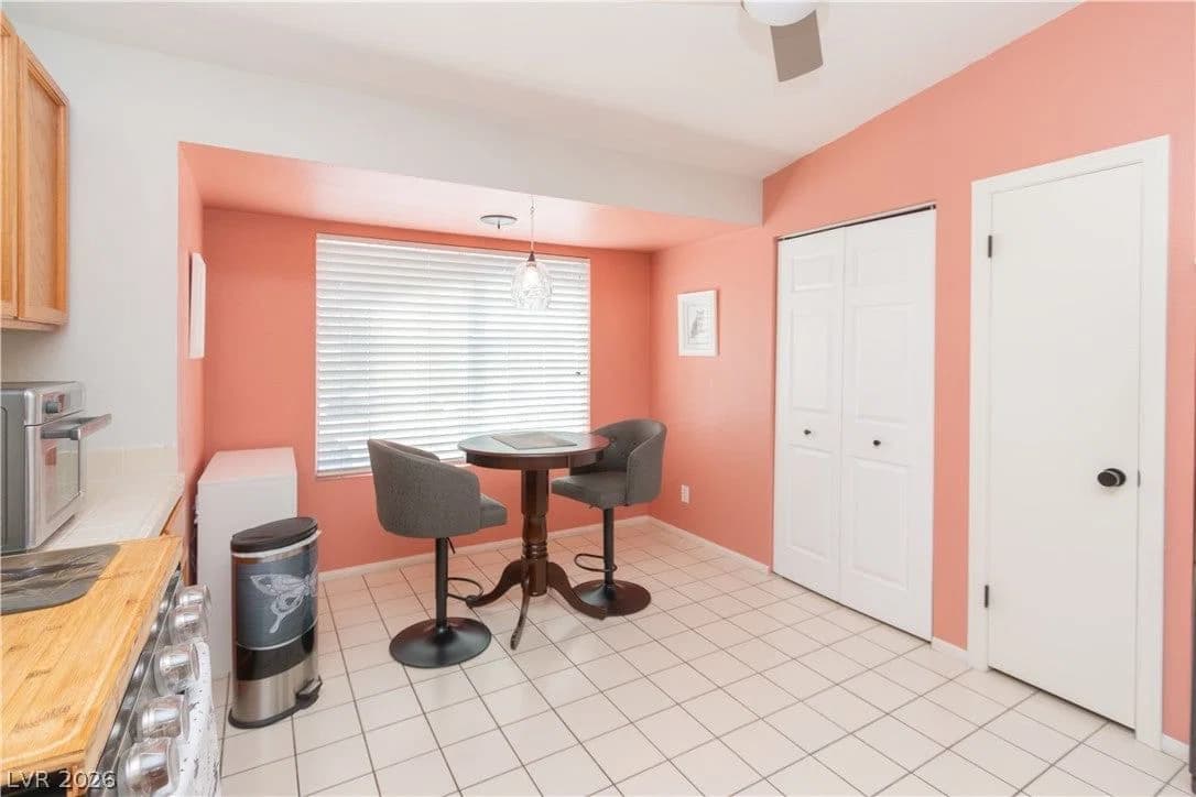7332 Queen Palm Drive photo 5