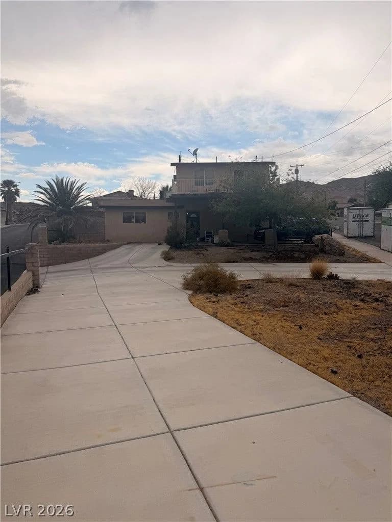 301 Lakeview Drive