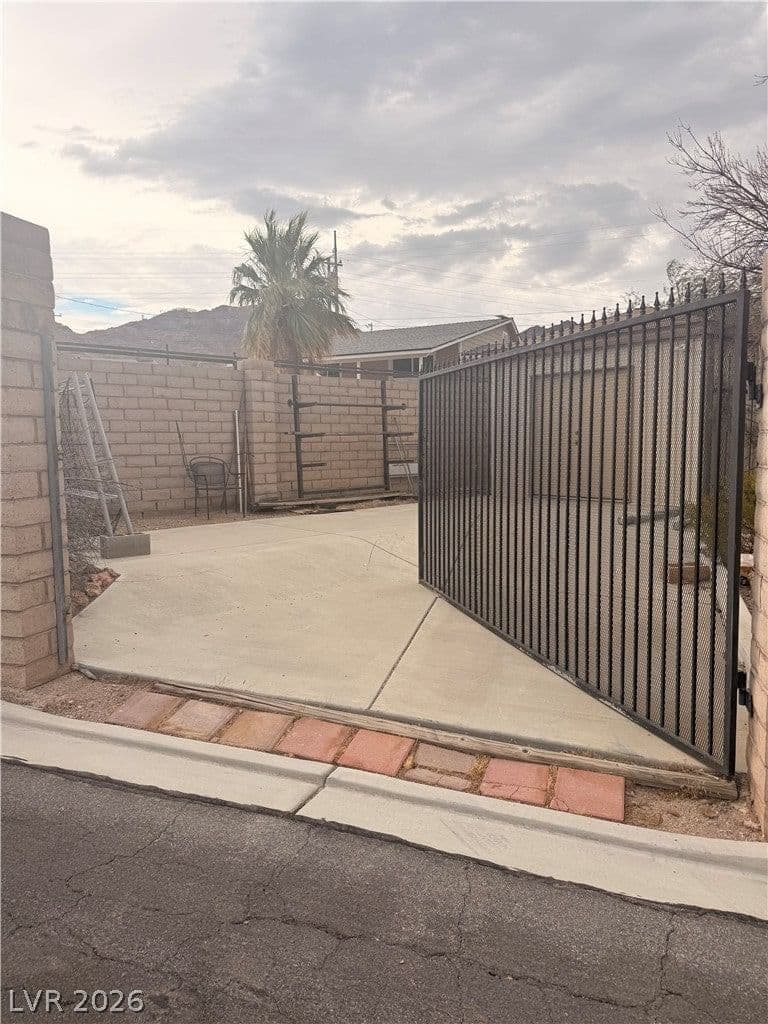 301 Lakeview Drive photo 4