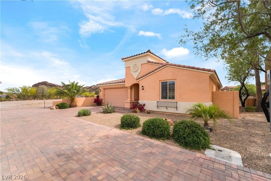 1286 Calcione Drive photo 3