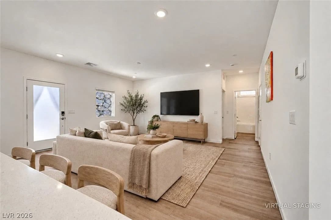 881 Regent Terrace Lane photo 4