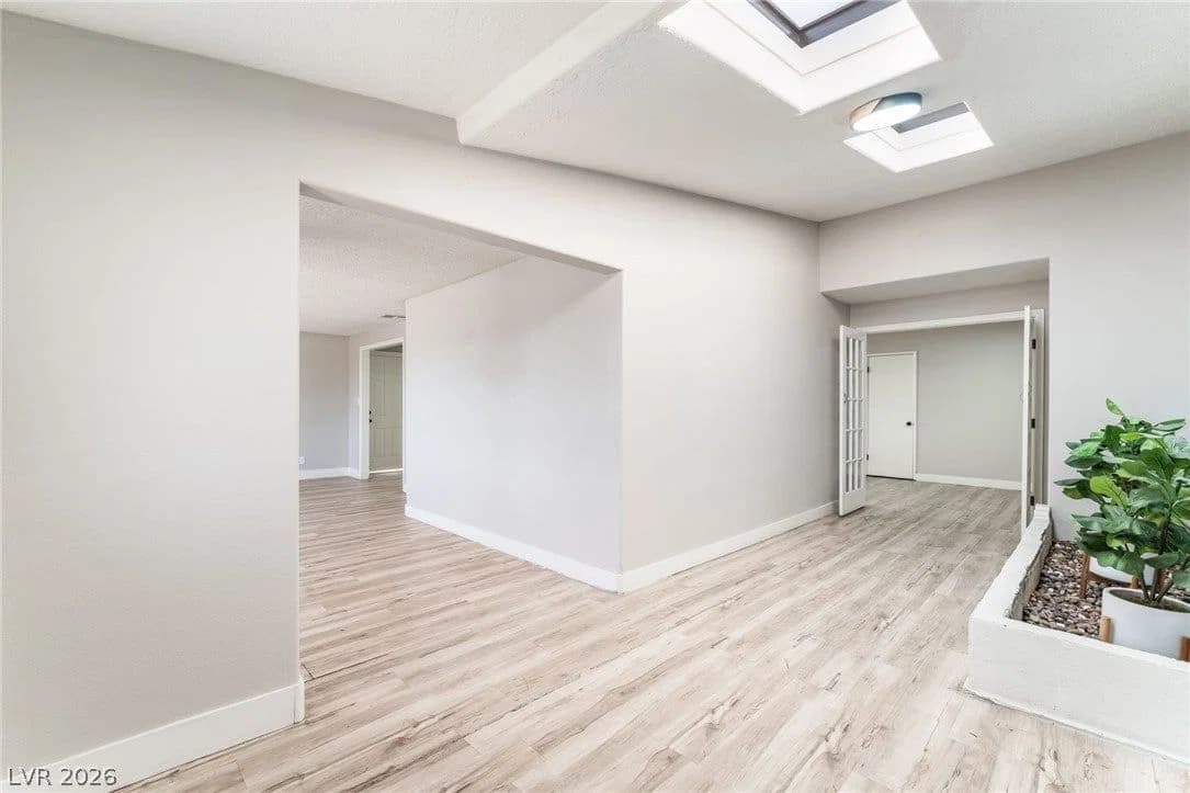 2129 Michael Way photo 3