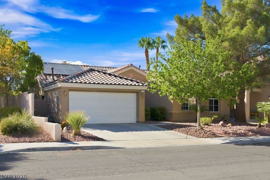 2257 Black Pine Drive photo 2