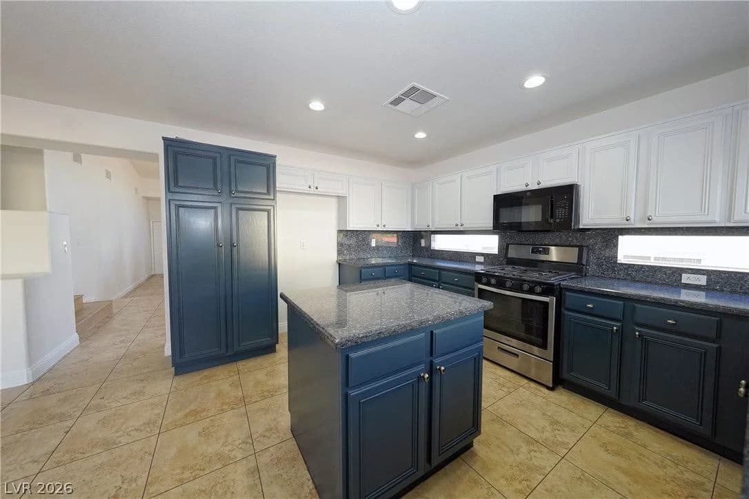 1002 Nimitz Court photo 5