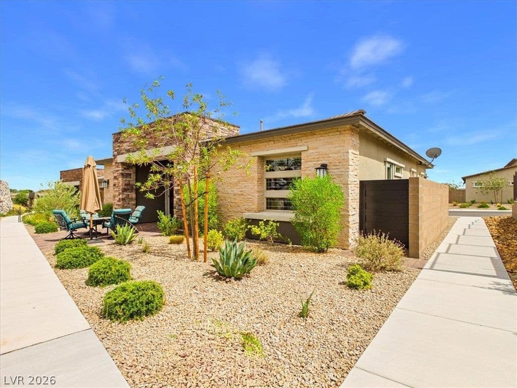 921 Woodburn Lane