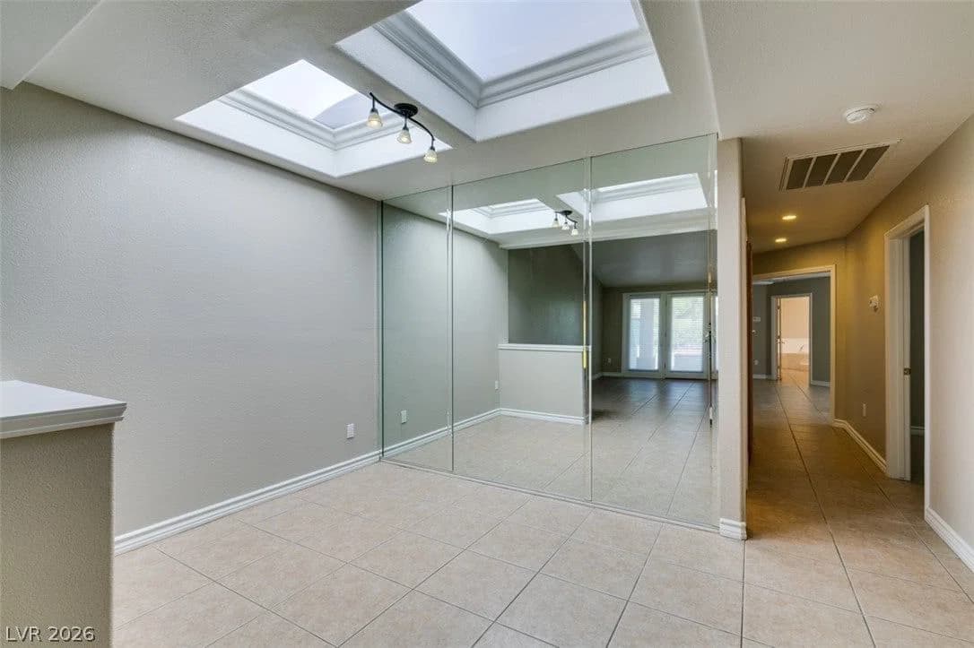 3043 Bel Air Drive photo 5