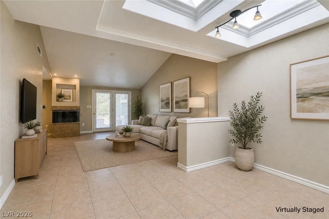 3043 Bel Air Drive photo 4