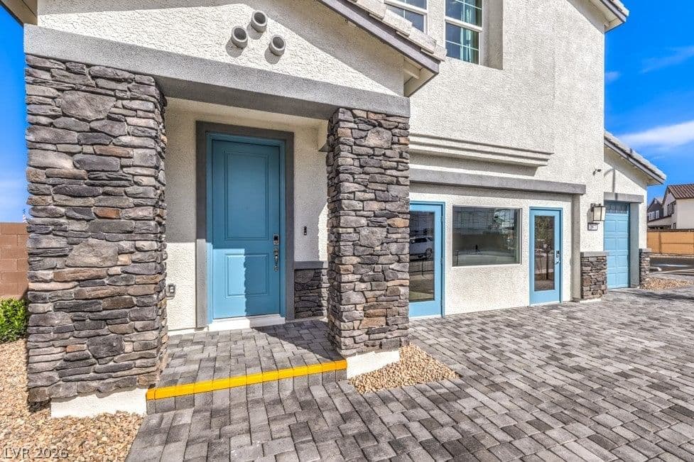 1210 Kaylis Cove Place photo 4
