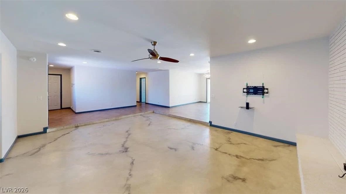 1518 Golden Arrow Drive photo 3