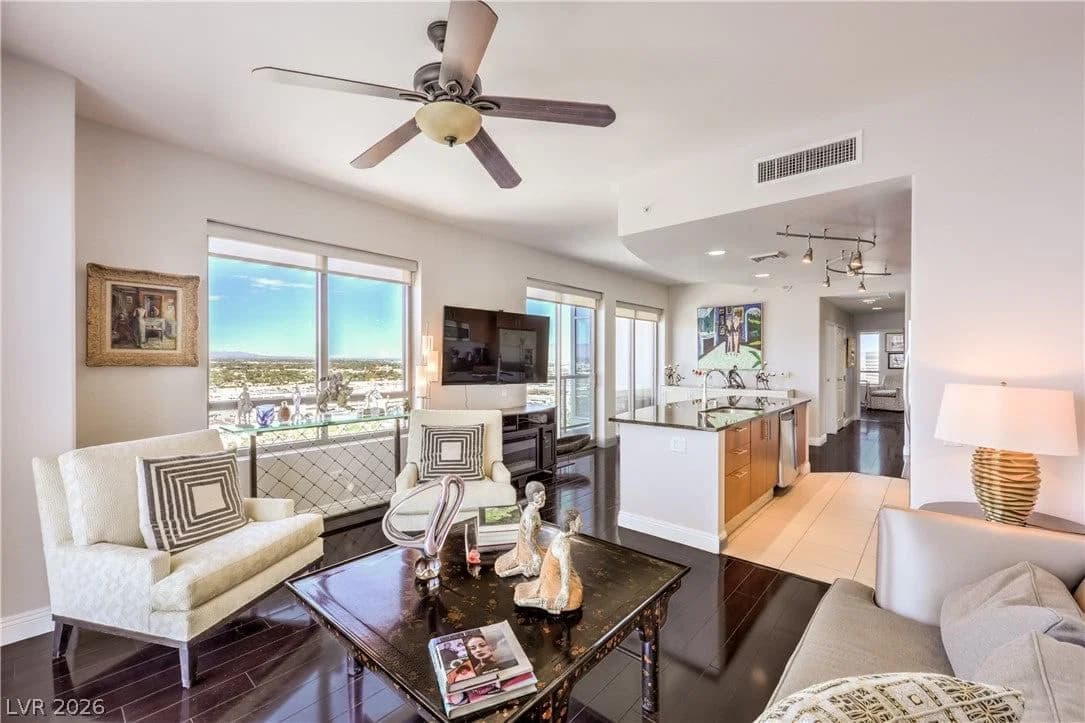 200 Sahara Avenue photo 5