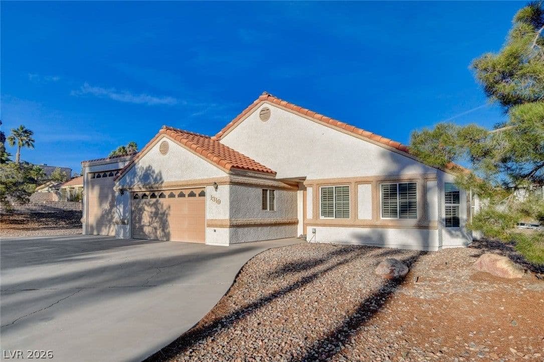 1319 Highland Court photo 3