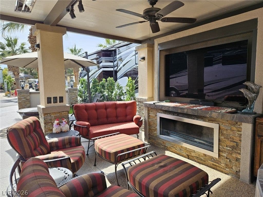 8175 Arville Street photo 2