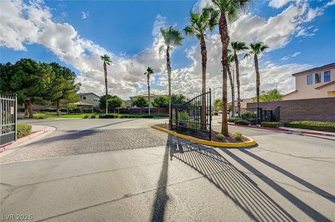 742 Aloe Yucca Avenue photo 3