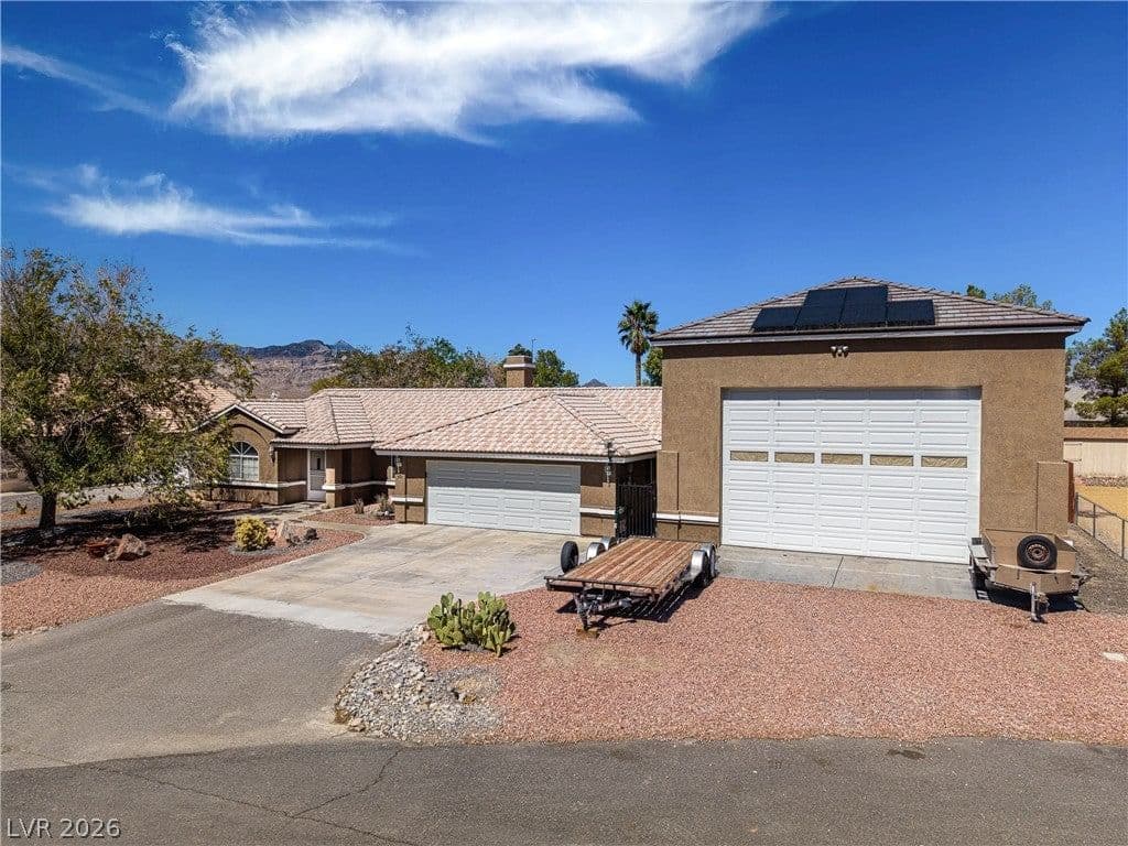 540 Tomahawk Court photo 2