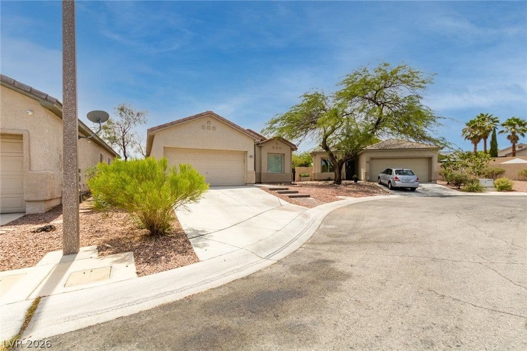 10917 Fog Hollow Court photo 3