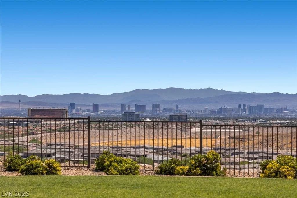 905 Belleforte Lane photo 3