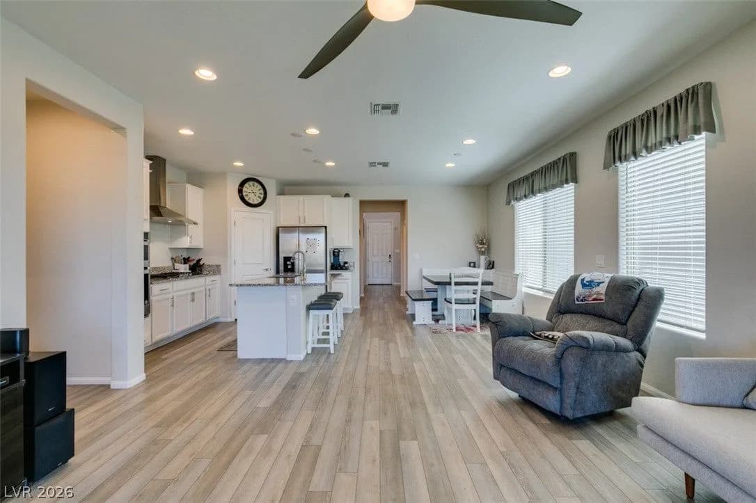 8977 Sweet Chestnut Lane photo 4
