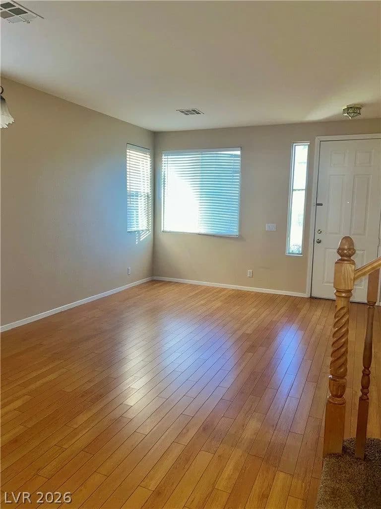 986 Park Walk Avenue photo 3