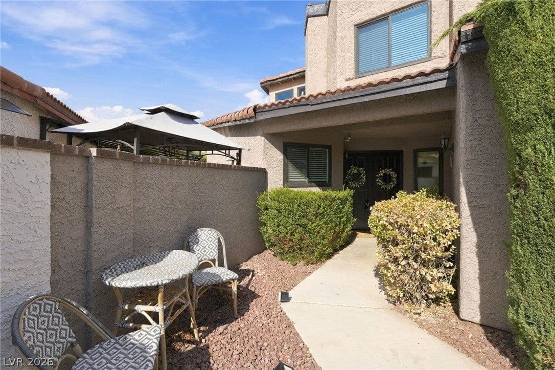 6556 Gatehouse Lane photo 5