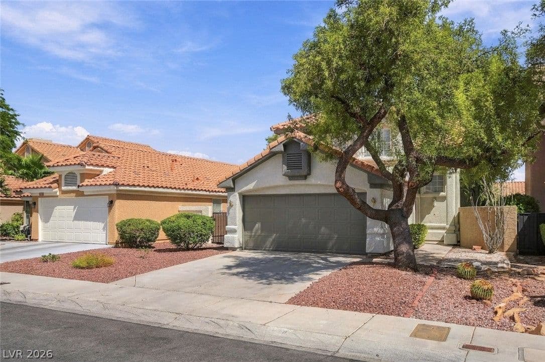 1428 Desert Hills Drive photo 2
