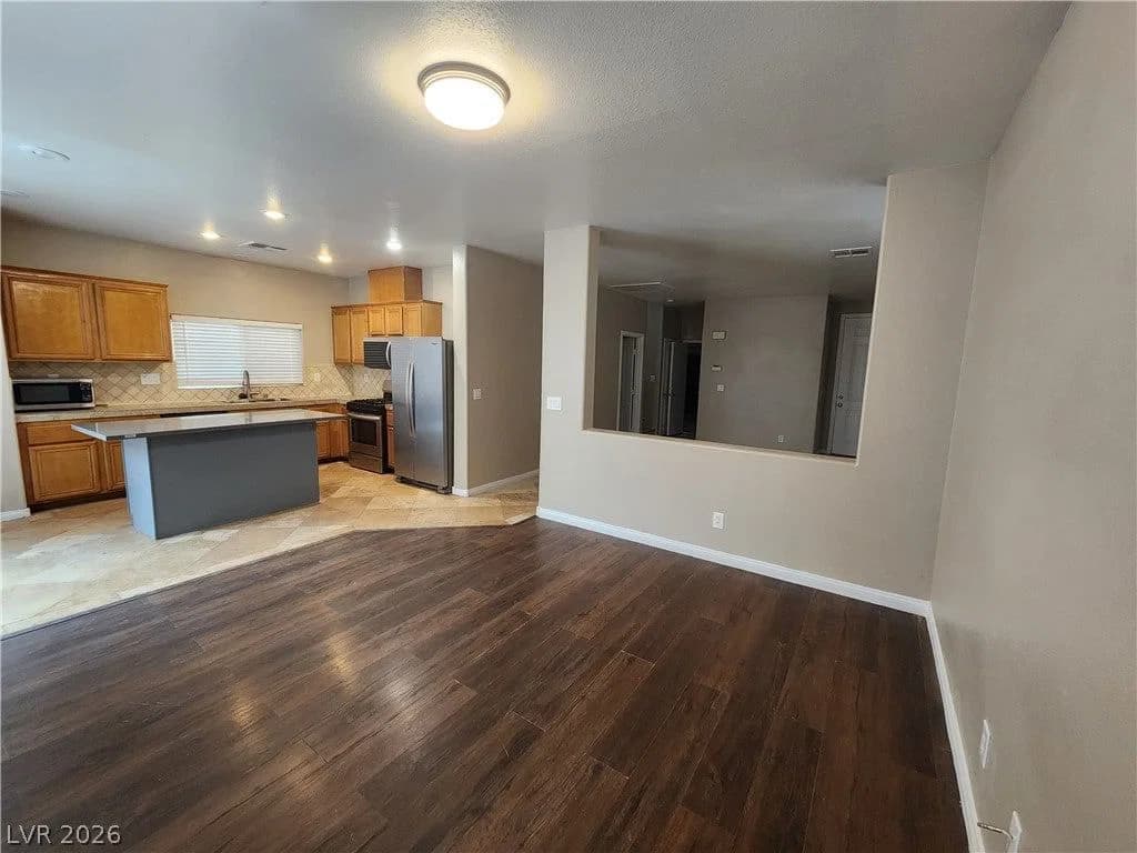 6338 Alpine Tree Avenue photo 3