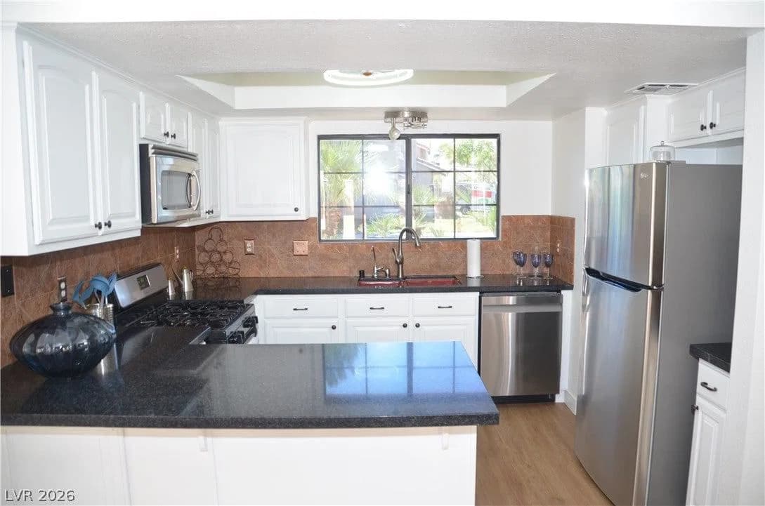 1442 White Drive photo 2