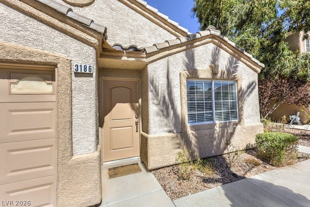 3186 CASTLE CANYON Avenue photo 4