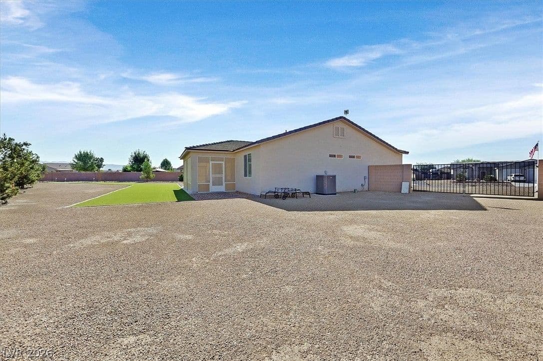 4970 Marywood Court photo 2