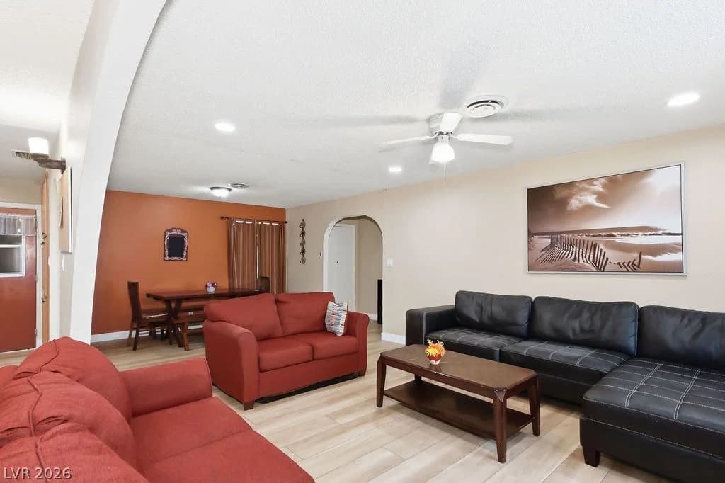4092 Harmon Avenue photo 3