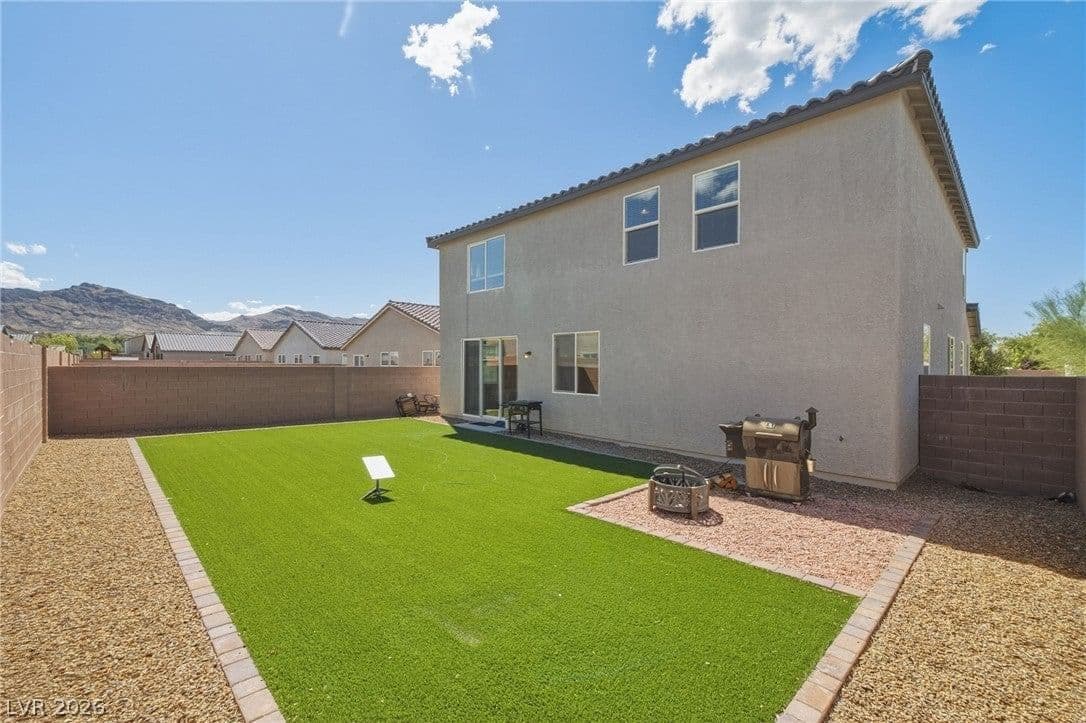268 Horsetail Falls Street photo 5