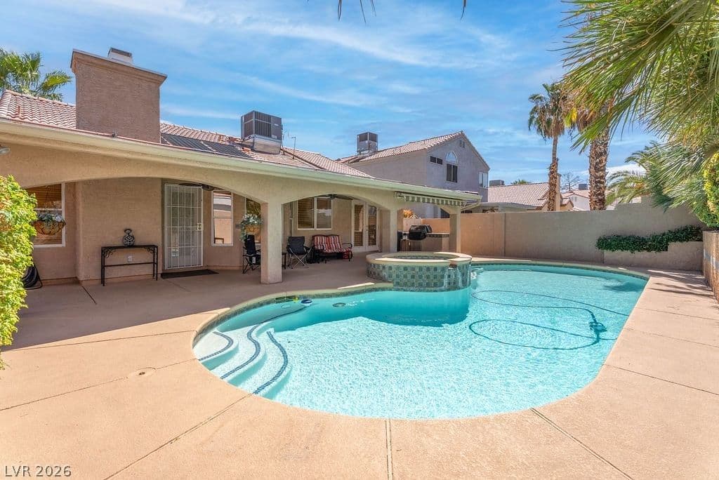 1341 Maplegrove Circle photo 3