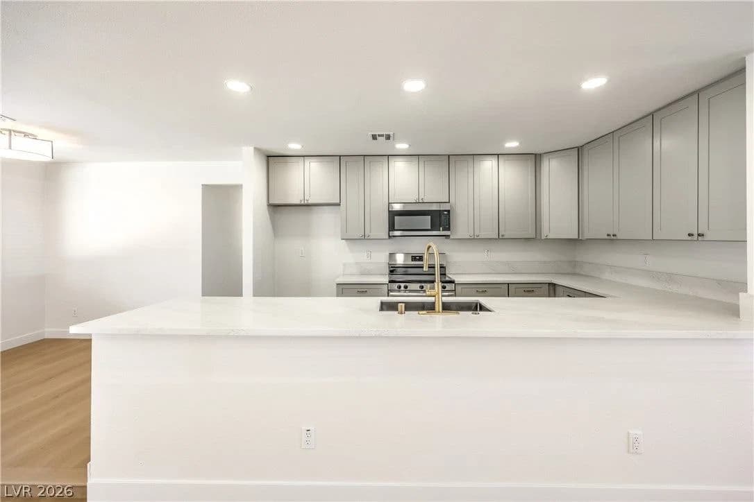 4309 Mott Circle photo 3