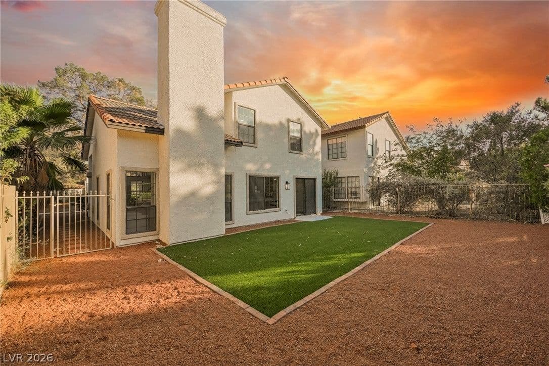 4877 Fiesta Lakes Street photo 4