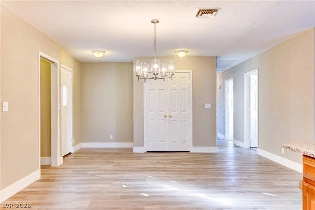 3358 HORIZON Street photo 2